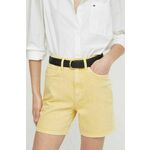 Jeans kratke hlače Tommy Hilfiger ženski, rumena barva - rumena. Kratke hlače iz kolekcije Tommy Hilfiger, izdelane iz jeansa. Lahkoten elastičen material zagotavlja popolno svobodo gibanja.