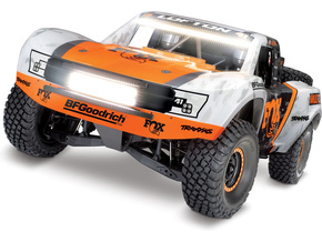 Traxxas Unlimited Desert Racer 1: 8 TQi RTR z LED Fox