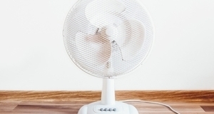 Prednosti in slabosti ventilatorjev v primerjavi s klimatsko napravo