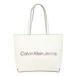 Torbica Calvin Klein Jeans bela barva - bela. Velika nakupovalna torbica iz kolekcije Calvin Klein Jeans. Model na zapenjanje, izdelan iz ekološkega usnja.