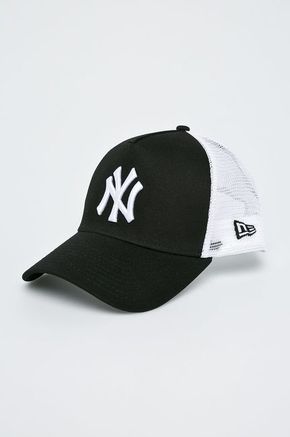 New Era kapa New York Yankees - črna. Kapa s šiltom vrste baseball iz kolekcije New Era. Model izdelan iz enobarvne tkanine.