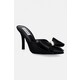 Natikači Steve Madden Destini - črna. Natikači iz kolekcije Steve Madden. Model je izdelan iz tekstilnega materiala. Izrazit model za posebne priložnosti.