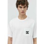 Bombažna kratka majica DC moška, bela barva, ADYZT05377 - bela. Kratka majica iz kolekcije DC, izdelana iz tanke, elastične pletenine. Model iz zračne bombažne tkanine.