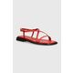Usnjeni sandali Vagabond Shoemakers IZZY ženski, rdeča barva - rdeča. Sandali iz kolekcije Vagabond Shoemakers. Model je izdelan iz naravnega usnja. Model z mehkim, oblikovanim vložkom zagotavlja udobje.