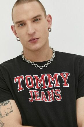 Bombažna kratka majica Tommy Jeans črna barva - črna. Lahkotna kratka majica iz kolekcije Tommy Jeans. Model izdelan iz tanke