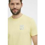 Bombažna kratka majica HUGO moški, rumena barva - rumena. Lahkotna kratka majica iz kolekcije HUGO, izdelana iz pletenine, prijetne na otip. Model iz izjemno udobne bombažne tkanine.