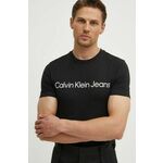 Bombažna kratka majica Calvin Klein Jeans moška, črna barva, J30J322552 - črna. Kratka majica iz kolekcije Calvin Klein Jeans, izdelana iz pletenine s potiskom. Model iz izjemno udobne bombažne tkanine.