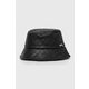 Otroški klobuk Guess črna barva - črna. Otroške klobuk iz kolekcije Guess. Model z ozkim robom, izdelan iz imitacije usnja. Lahek in udoben model, idealen za vsakodnevno nošenje.
