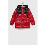 Otroška jakna Geox rdeča barva - rdeča. Otroški jakna iz kolekcije Geox. Podložen model, izdelan iz prešitega materiala.