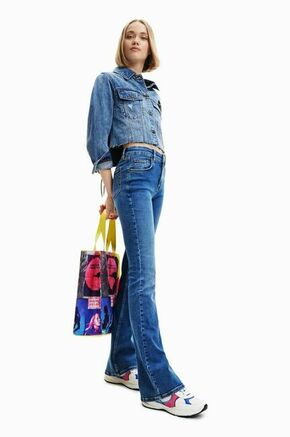 Kavbojke Desigual ženski - modra. Kavbojke iz kolekcije Desigual v stilu flared s normalnim pasom. Model izdelan iz spranega denima.
