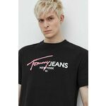 Bombažna kratka majica Tommy Jeans moški, črna barva - črna. Kratka majica iz kolekcije Tommy Jeans, izdelana iz tanke, elastične pletenine. Model iz zračne bombažne tkanine.