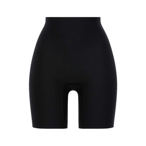 Kratke hlače za oblikovanje postave Chantelle črna barva - črna. Hlače za oblikovanje iz kolekcije Chantelle. Model izdelan iz elastične pletenine.