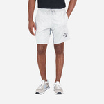Kratke hlače New Balance moški, siva barva - siva. Kratke hlače iz kolekcije New Balance. Model izdelan iz pletenine s potiskom. Model iz izjemno udobne tkanine z visoko vsebnostjo bombaža.