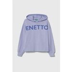 Otroški bombažen pulover United Colors of Benetton vijolična barva, s kapuco - vijolična. Otroški pulover s kapuco iz kolekcije United Colors of Benetton, izdelan iz elastične pletenine. Model iz izjemno udobne bombažne tkanine.