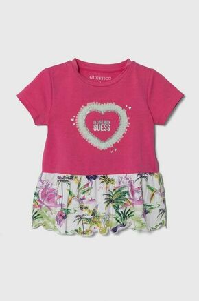 Otroška kratka majica Guess roza barva - roza. Otroške kratka majica iz kolekcije Guess. Model izdelan iz vzorčastega materiala. Model iz izjemno udobne tkanine z visoko vsebnostjo bombaža.