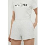 Kratke hlače Hollister Co. ženski, siva barva - siva. Kratke hlače iz kolekcije Hollister Co., izdelane iz tanke, elastične pletenine. Model z mehko oblazinjeno sredino zagotavlja mehkobo in dodatno toploto.