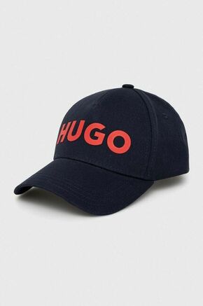 Bombažna bejzbolska kapa HUGO mornarsko modra barva - mornarsko modra. Kapa s šiltom vrste baseball iz kolekcije HUGO. Model izdelan iz materiala z nalepko.