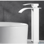 Kopalniška armatura za umivalnik z obliko slapa | Predstavljamo vam elegantna kopalniška pipa EYN 103 (Barva - zaključni sloj: Bela, Pritrditev: Na pu