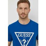 Bombažna kratka majica Guess moški - modra. Kratka majica iz kolekcije Guess, izdelana iz tanke, elastične pletenine. Model iz zračne bombažne tkanine.