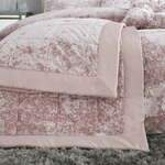Rožnato žametno prešito pregrinjalo za zakonsko posteljo 220x220 cm Crushed – Catherine Lansfield