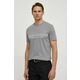 Kratka majica Armani Exchange moški, siva barva - siva. Kratka majica iz kolekcije Armani Exchange. Model izdelan iz tanke, rahlo elastične pletenine.