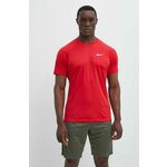 Kratka majica za vadbo Nike rdeča barva - rdeča. Kratka majica za vadbo iz kolekcije Nike. Model izdelan iz materiala, ki odvaja vlago.