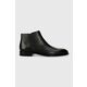 Usnjeni čevlji BOSS Derrek moški, črna barva, 50499288 - črna. Čevlji iz kolekcije BOSS. Model je izdelan iz naravnega usnja. Model z mehkim, oblikovanim vložkom zagotavlja udobje.