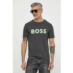 Bombažna kratka majica Boss Green moški, siva barva - siva. Kratka majica iz kolekcije Boss Green, izdelana iz tanke, elastične pletenine. Model iz visokokakovostnega in trajnostnega materiala.