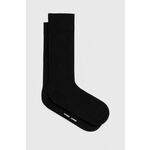Nogavice Samsoe Samsoe moški, črna barva - črna. Visoke nogavice iz kolekcije Samsoe Samsoe. Model izdelan iz elastičnega, enobarvnega materiala.