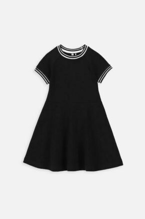 Otroška bombažna obleka Coccodrillo črna barva - črna. Obleka iz kolekcije Coccodrillo. Model izdelan iz enobarvne pletenine. Model je izdelan iz česanega bombaža
