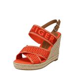 Tommy Hilfiger sandali - oranžna. Sandali iz kolekcije Tommy Hilfiger. Model izdelan iz kombinacije naravnega usnja in tekstilnega materiala.