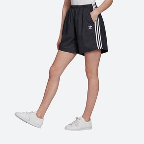 Adidas Športne kratke hlače adicolor Classics Ripstop H37753 Črna Regular Fit