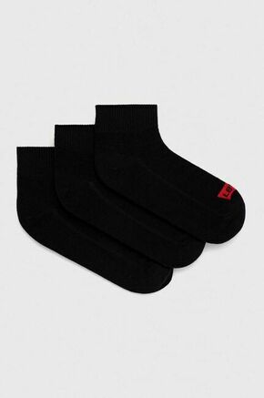 Nogavice Levi's 3-pack črna barva - črna. Kratke nogavice iz kolekcije Levi's. Model izdelan iz elastičnega materiala. V kompletu so trije pari.