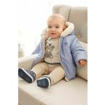 Obojestranska jakna za dojenčke Mayoral Newborn - modra. Jakna za dojenčka iz kolekcije Mayoral Newborn. Podložen model izdelan iz kombinacije različnih materialov. Izdelek s posebnim dizajnom, ki omogoča dvostransko uporabo.