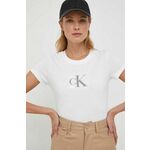 Bombažna kratka majica Calvin Klein Jeans ženski, bela barva - bela. Kratka majica iz kolekcije Calvin Klein Jeans, izdelana iz pletenine z nalepko. Model iz izjemno udobne bombažne tkanine.