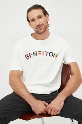Bombažna kratka majica United Colors of Benetton bela barva - bela. Kratka majica iz kolekcije United Colors of Benetton. Model izdelan iz pletenine z nalepko.