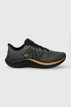 Tekaški čevlji New Balance FuelCell Propel v4 siva barva - siva. Tekaški čevlji iz kolekcije New Balance. Model z blažilnim vmesnim podplatom.