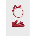 Čevlji za dojenčka Mayoral Newborn rdeča barva - rdeča. Čevlji za dojenčka iz kolekcije Mayoral Newborn. Model izdelan iz ekološkega usnja. Modelu je priložen naglavni trak.
