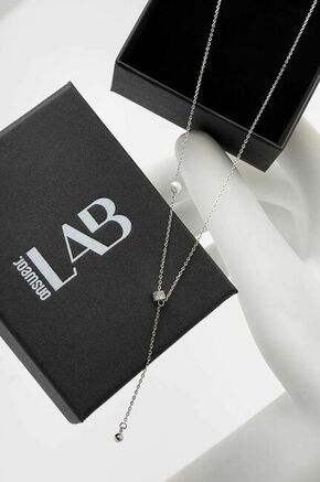 Srebrna ogrlica Answear Lab - srebrna. Ogrlica iz kolekcije Answear Lab. Model z okrasnimi elementi