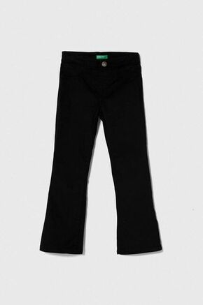Otroške hlače United Colors of Benetton črna barva - črna. Otroški hlače iz kolekcije United Colors of Benetton. Model izdelan iz udobnega materiala. Material z optimalno elastičnostjo zagotavlja popolno svobodo gibanja.