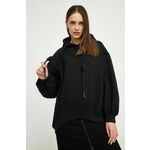 Pulover Answear Lab ženska, črna barva, s kapuco - črna. Pulover s kapuco iz kolekcije Answear Lab, izdelan iz udobne, rahlo elastične tkanine. Model z mehko oblazinjeno sredino zagotavlja mehkobo in dodatno toploto.