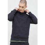 Bombažen pulover New Balance moška, siva barva, s kapuco - siva. Pulover s kapuco iz kolekcije New Balance. Model, izdelan iz enobarvne pletenine. Izjemno udoben material, izdelan iz naravnih vlaken.