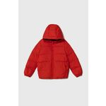 Otroška puhovka Tommy Hilfiger rdeča barva - rdeča. Otroški jakna iz kolekcije Tommy Hilfiger. Podložen model, izdelan iz prešitega materiala. Model s polnilom iz naravnega puha zagotavlja visoko stopnjo izolacije pred mrazom.