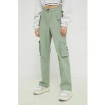 hlače Tommy Jeans ženski, zelena barva - zelena. Hlače iz kolekcije Tommy Jeans. Model izdelan iz tanke, rahlo elastične tkanine.