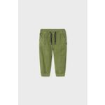 Otroške bombažne hlače Mayoral zelena barva - zelena. Kratke hlače za dojenčka iz kolekcije Mayoral. Model izdelan iz udobne pletenine.
