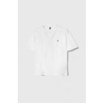 Otroška bombažna kratka majica Tommy Hilfiger bela barva - bela. Otroške lahkotna kratka majica iz kolekcije Tommy Hilfiger, izdelana iz visokokakovostne pletenine, ki je bila izdelana na trajnostni način. Model iz mehke in na otip prijetne tkanine.