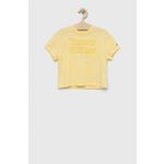 Otroška kratka majica Tommy Hilfiger rumena barva - rumena. Otroške kratka majica iz kolekcije Tommy Hilfiger. Model izdelan iz tanke, elastične pletenine. Lahek in udoben model, idealen za vsakodnevno nošenje.