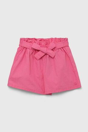 Otroške bombažne kratke hlače United Colors of Benetton roza barva - roza. Otroški kratke hlače iz kolekcije United Colors of Benetton. Model izdelan iz gladke tkanine. Model iz izjemno udobne in zračne tkanine je idealen za toplejše letne čase.