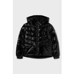 Otroška jakna Mayoral črna barva - črna. Otroški jakna iz kolekcije Mayoral. Podložen model, izdelan iz gladke tkanine. Prešiti model s sintetično izolacijo za dodatno udobje pri nižjih temperaturah.