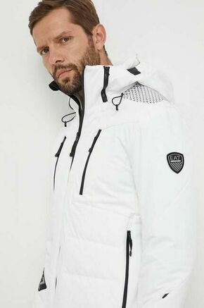 Smučarska jakna s puhom EA7 Emporio Armani bela barva - bela. Smučarska jakna iz kolekcije EA7 Emporio Armani. Model izdelan materiala